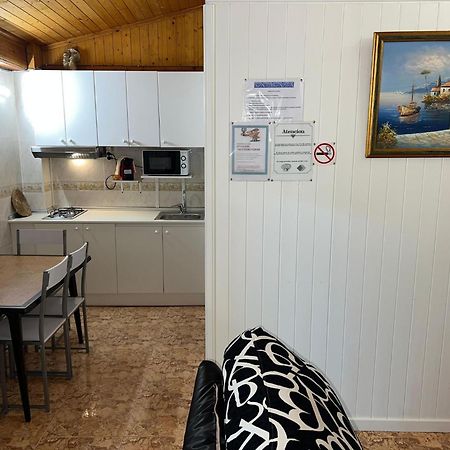 Bungalows & Albergue La Playa 洛格罗尼奥 外观 照片