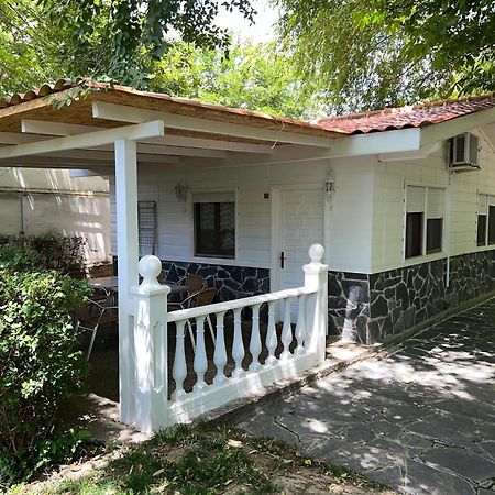 Bungalows & Albergue La Playa 洛格罗尼奥 外观 照片