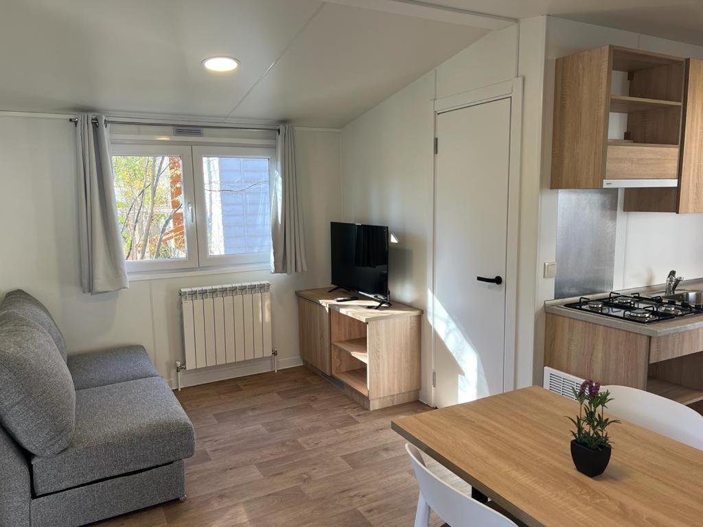 Bungalows & Albergue La Playa 洛格罗尼奥 外观 照片