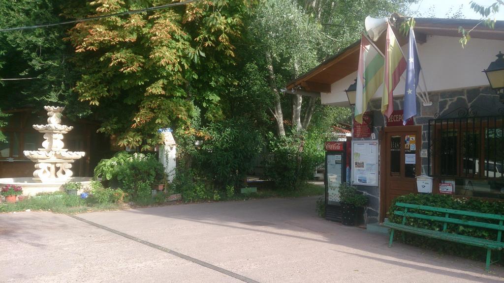 Bungalows & Albergue La Playa 洛格罗尼奥 外观 照片
