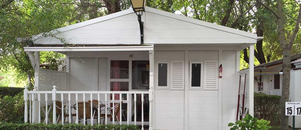 Bungalows & Albergue La Playa 洛格罗尼奥 外观 照片