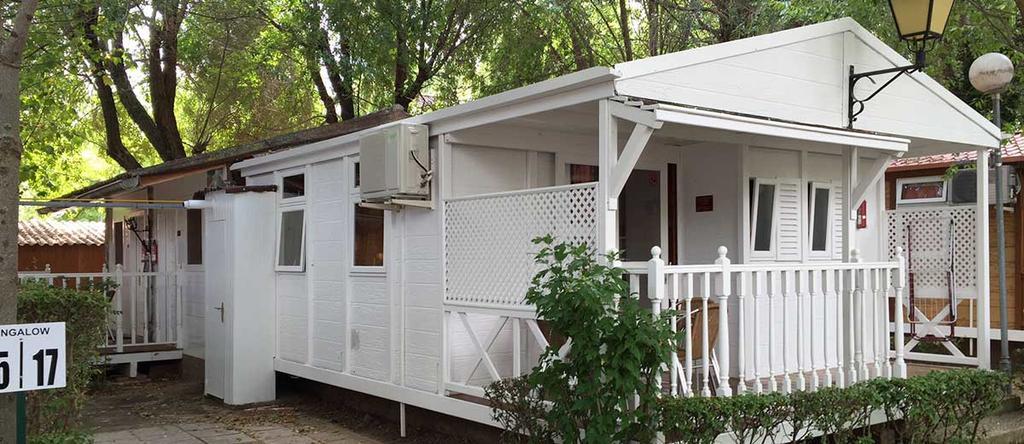 Bungalows & Albergue La Playa 洛格罗尼奥 外观 照片